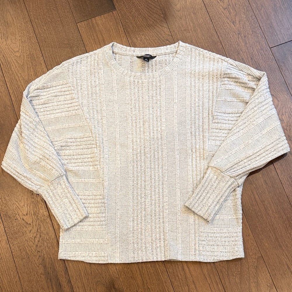 Simply Vera Wang Cozy Cream Knit Sweater Size Medium - C14-007